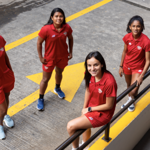 La conquista del balón: hacia la sostenibilidad del fútbol femenino en Costa Rica